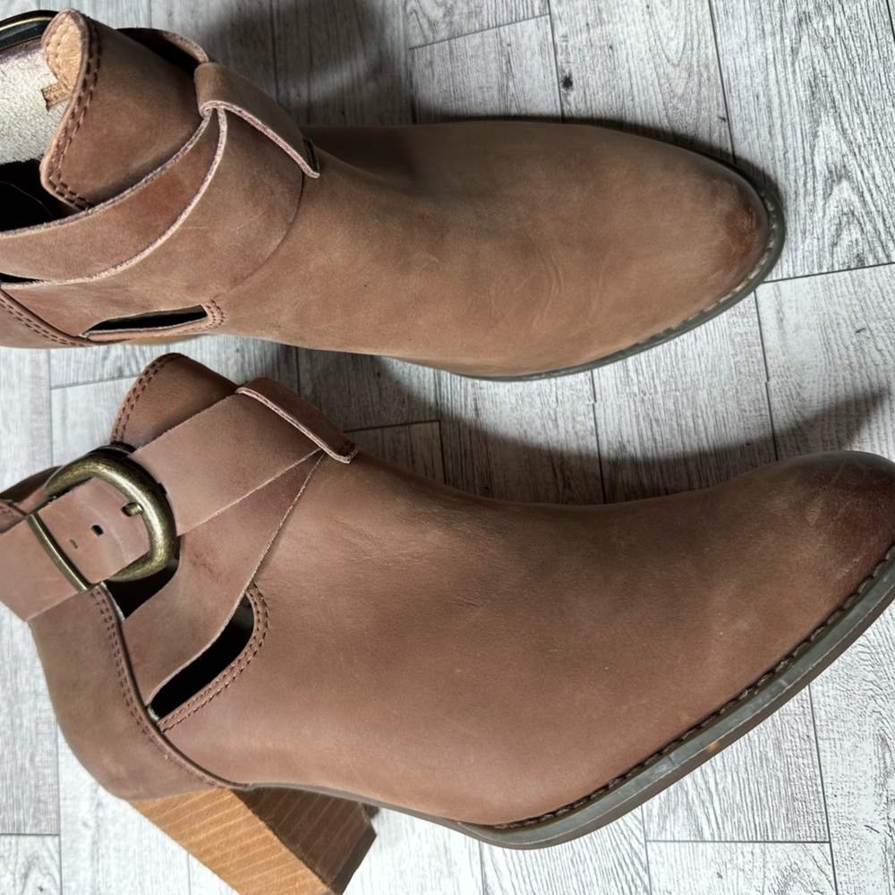 Vionic Leather Booties Size 10 - image 2